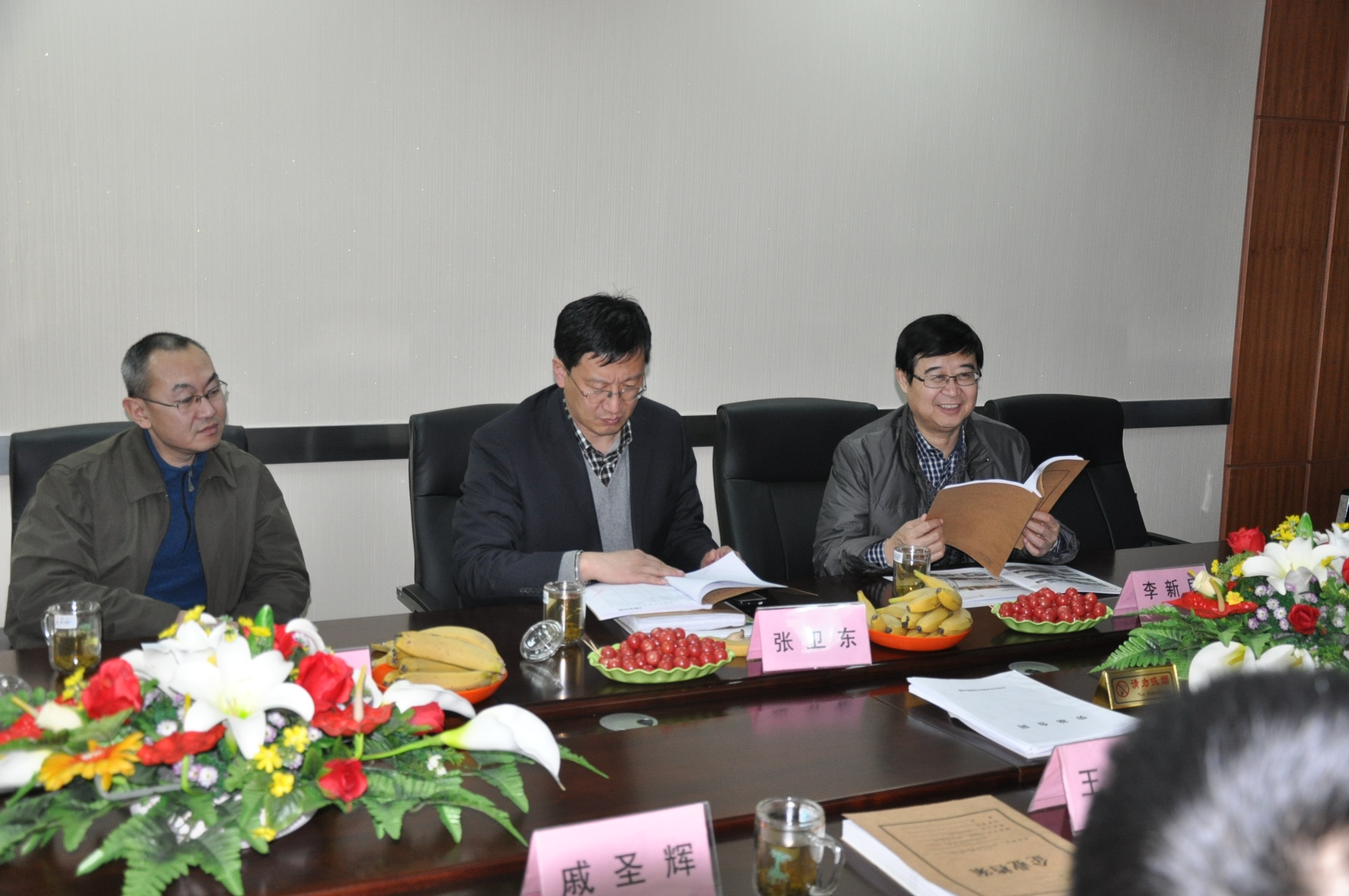 濟南市房管局、物協(xié)領(lǐng)導蒞臨連心物業(yè)指導工作